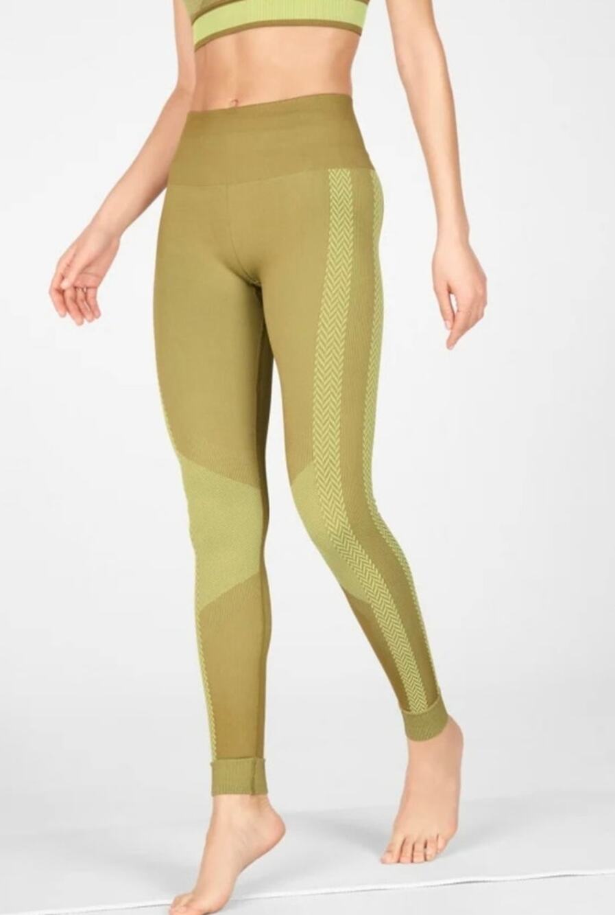 NWT Fabletics High Waisted Seamless Check Legging in Thyme/Cool Mint Size M